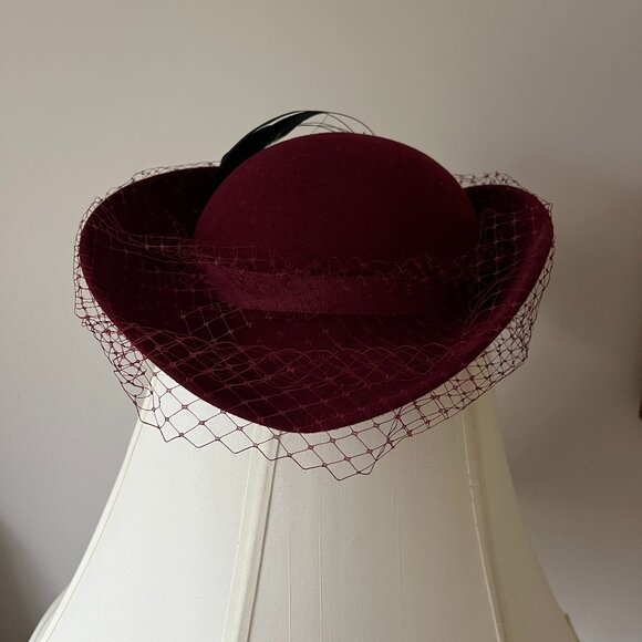 woman\'s vintage wool hat main image 5